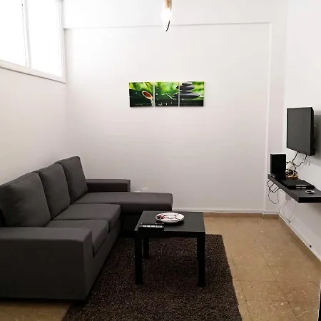 Cheerful In Apartament *