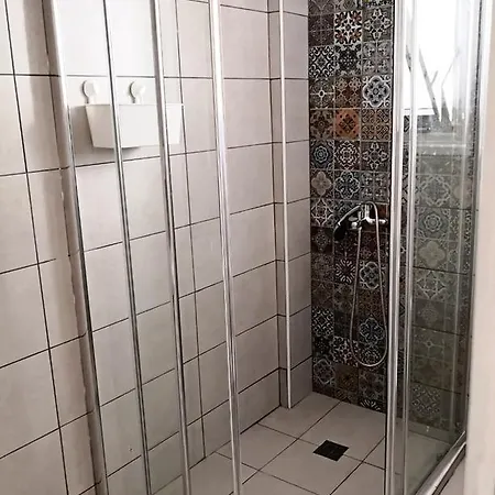 Cheerful In نيقوسيا