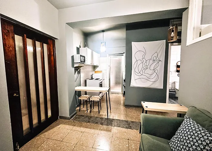 Cheerful In * 尼科西亚