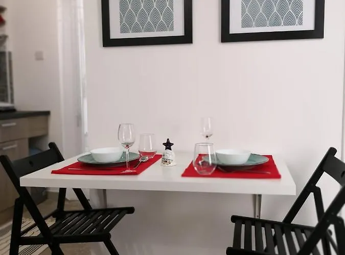 Cheerful In 尼科西亚