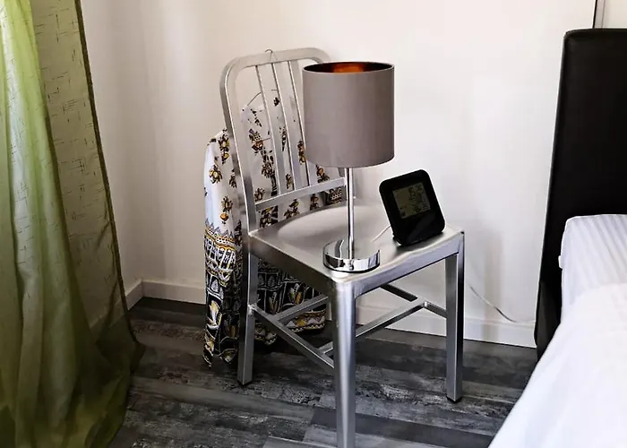 Cheerful In 尼科西亚