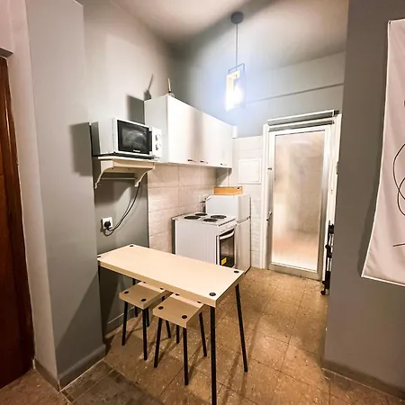 Cheerful In Нікосія