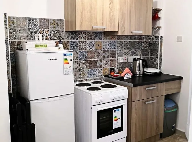 Cheerful In Апартаменти Нікосія