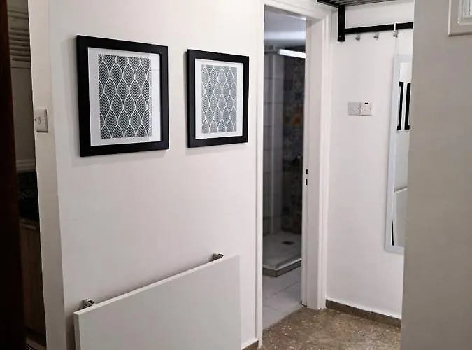 Cheerful In Апартаменти Нікосія