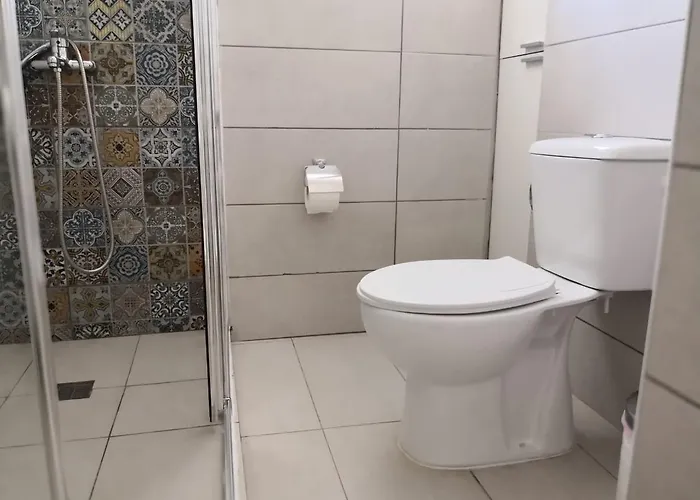 Cheerful In Нікосія